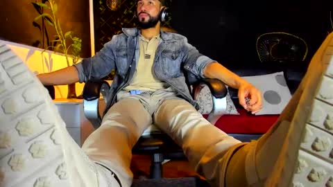 Snapshot of alessandro__wye chatting on February 15, 2026, 2:41 am ALESSANDRO WYE online show from February 15, 2026, 2:41 am