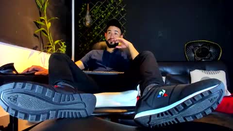 Snapshot of alessandro__wye chatting on February 17, 2026, 2:41 am ALESSANDRO WYE online show from February 17, 2026, 2:41 am