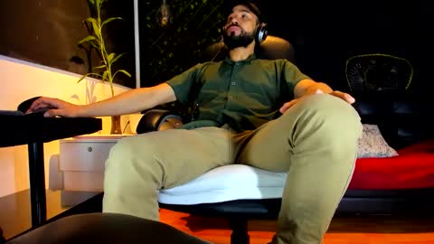 Snapshot of alessandro__wye chatting on February 24, 2026, 6:11 am ALESSANDRO WYE online show from February 24, 2026, 6:11 am