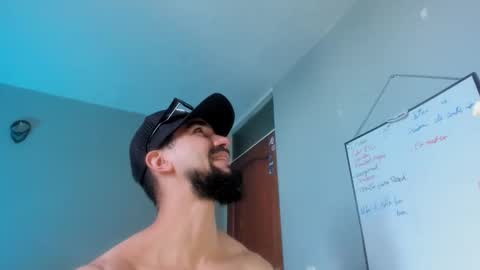 Kciqu3  Independent model online show from September 19, 2025, 5:24 pm