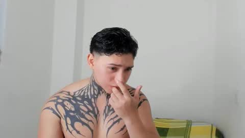 Alessandro online show from November 25, 2025, 8:20 pm