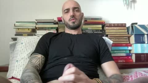 alessandromori91 online show from March 25, 2026, 7:36 am