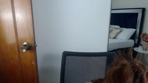 Snapshot of alessia_beth chatting on February 3, 2025, 9:39 pm ALESSIA online show from February 3, 2025, 9:39 pm