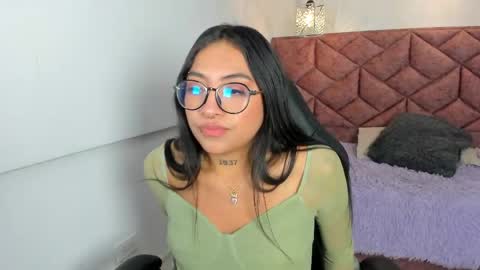 Snapshot of alessia_storm_ chatting on May 19, 2026, 11:55 pm Alessia online show from May 19, 2026, 11:55 pm