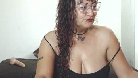 Snapshot of alessiabobs chatting on June 7, 2026, 10:24 pm Allesiaboobs online show from June 7, 2026, 10:24 pm