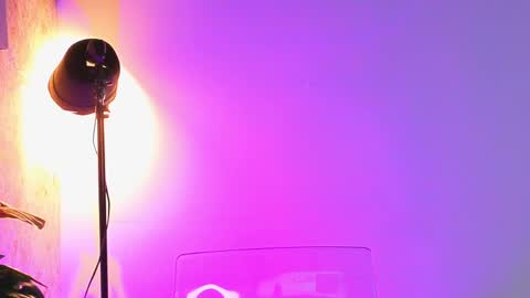 Alessia online show from April 8, 2026, 11:32 am