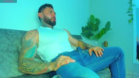 Aless Rose online show from May 25, 2026, 8:59 pm
