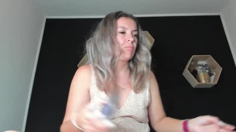 alesys69 online show from September 21, 2025, 9:38 pm