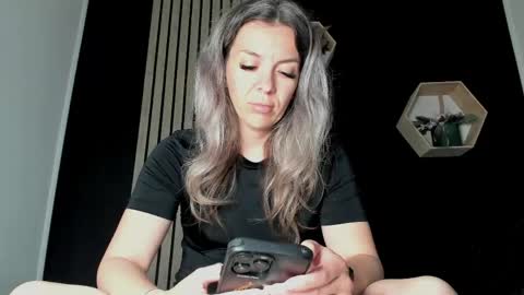Snapshot of alesys69 chatting on May 28, 2026, 9:45 pm alesys69 online show from May 28, 2026, 9:45 pm