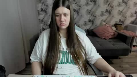 Snapshot of aletta_oushen chatting on February 12, 2026, 12:00 pm Aletta Oushen online show from February 12, 2026, 12:00 pm