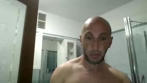 alex120475 online show from April 16, 2026, 8:53 pm