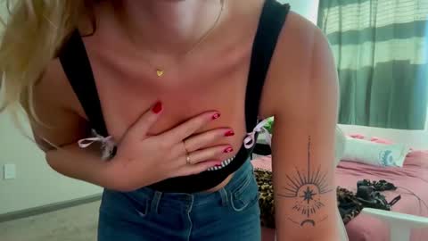 alex  online show from December 5, 2024, 4:44 pm