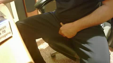 alex81pv1981 online show from September 28, 2025, 6:46 pm