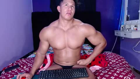Snapshot of alex_bigcumvez chatting on January 10, 2025, 3:18 am perseuz online show from January 10, 2025, 3:18 am