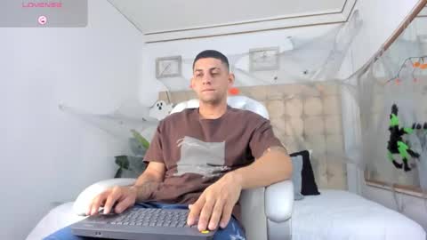 alex online show from October 15, 2025, 10:48 am