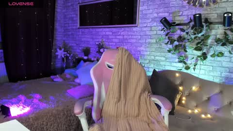 Snapshot of alex_howell chatting on January 10, 2025, 8:37 pm alex_howell online show from January 10, 2025, 8:37 pm