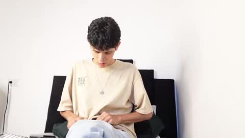 alex_mark_ online show from October 28, 2025, 2:31 pm