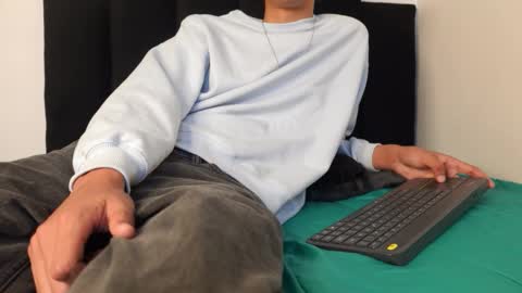 alex_mark_ online show from February 13, 2026, 1:18 pm