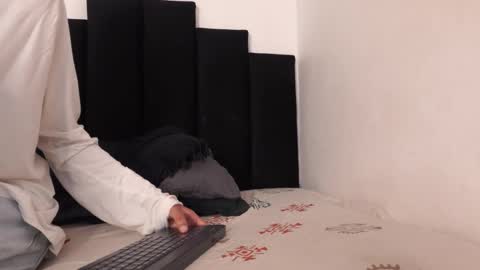 alex_mark_ online show from March 20, 2026, 5:07 pm