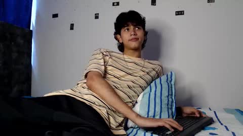 Snapshot of alex_mark_ chatting on May 21, 2026, 6:15 pm alex_mark_ online show from May 21, 2026, 6:15 pm