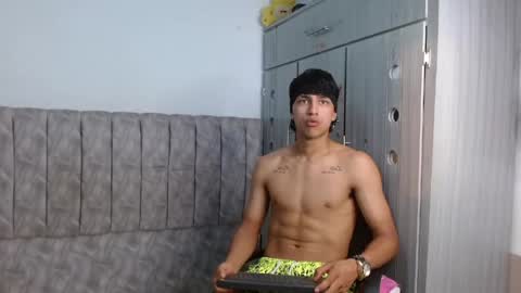 Snapshot of alex_martin47 chatting on April 18, 2026, 10:54 pm alex online show from April 18, 2026, 10:54 pm