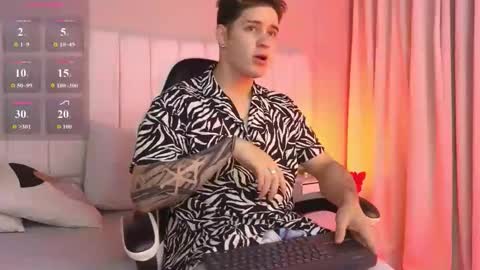 Snapshot of alex_pierce_ chatting on February 20, 2026, 7:58 pm Alex online show from February 20, 2026, 7:58 pm