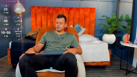 Snapshot of alex_tower chatting on December 21, 2024, 6:55 pm Alex Towers online show from December 21, 2024, 6:55 pm