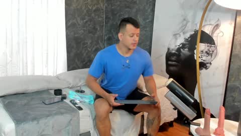 Snapshot of alex_tower chatting on January 20, 2025, 7:14 pm Alex Towers online show from January 20, 2025, 7:14 pm