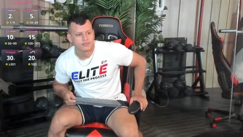 Snapshot of alex_tower chatting on January 28, 2025, 7:10 pm Alex Towers online show from January 28, 2025, 7:10 pm