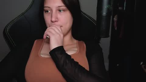 dont be afraid to click social media link its  working  just click on that  online show from December 12, 2024, 9:04 pm