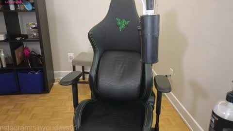 dont be afraid to click social media link its  working  just click on that  online show from November 8, 2025, 12:22 am