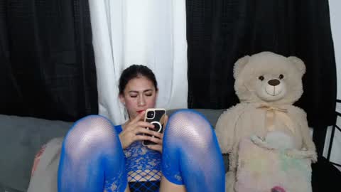 alexablairee online show from January 18, 2025, 3:27 pm