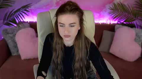 alexafleur online show from March 18, 2026, 7:11 am