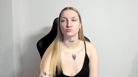 Snapshot of alexafragile chatting on February 28, 2026, 4:19 pm Alexa online show from February 28, 2026, 4:19 pm