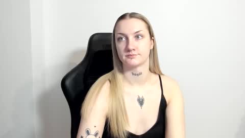 Snapshot of alexafragile chatting on March 1, 2026, 5:04 pm Alexa online show from March 1, 2026, 5:04 pm