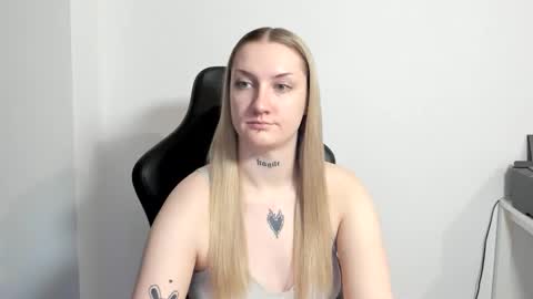 Snapshot of alexafragile chatting on March 5, 2026, 4:58 pm Alexa online show from March 5, 2026, 4:58 pm