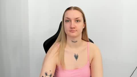 Snapshot of alexafragile chatting on March 18, 2026, 12:41 pm Alexa online show from March 18, 2026, 12:41 pm