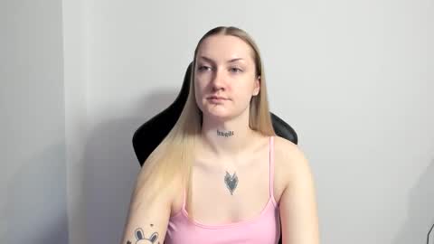 Snapshot of alexafragile chatting on March 20, 2026, 2:44 pm Alexa online show from March 20, 2026, 2:44 pm