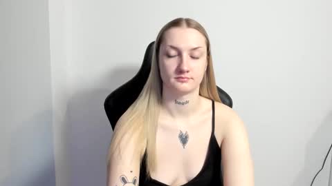 Snapshot of alexafragile chatting on March 29, 2026, 4:18 pm Alexa online show from March 29, 2026, 4:18 pm