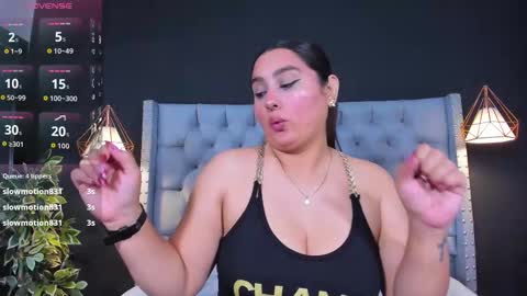 Snapshot of alexamora__ chatting on September 13, 2025, 11:32 am C A M I L A  online show from September 13, 2025, 11:32 am