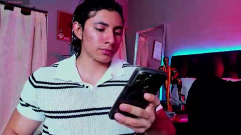 Alex online show from December 15, 2025, 1:21 am