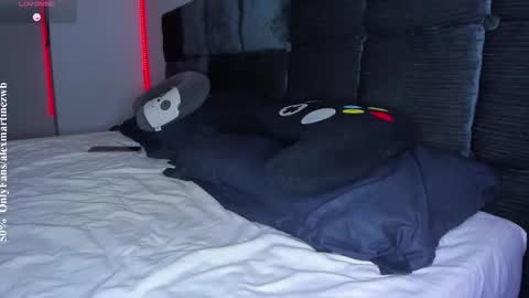 Onlyfansalexmartinezwb  Instagram alexwbmartinez  Twitter martinezcb937 online show from January 7, 2026, 2:03 am