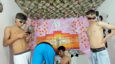 chicos hot online show from March 10, 2025, 10:55 pm