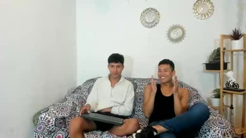 chicos hot online show from September 18, 2025, 3:36 pm