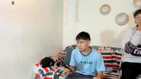 chicos hot online show from October 24, 2025, 1:29 pm