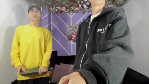 chicos hot online show from March 9, 2026, 1:37 pm