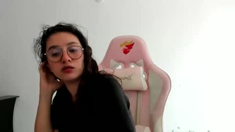 Snapshot of alexandra_clauss chatting on November 18, 2025, 5:17 pm alexandra clauss online show from November 18, 2025, 5:17 pm