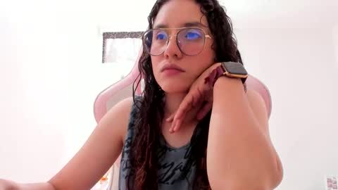 alexandra clauss online show from December 13, 2025, 9:09 pm