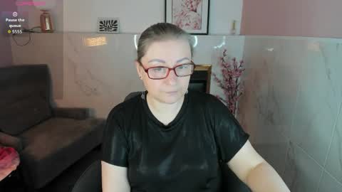 Snapshot of alexandra_kind chatting on April 10, 2026, 1:49 pm Alexandra online show from April 10, 2026, 1:49 pm