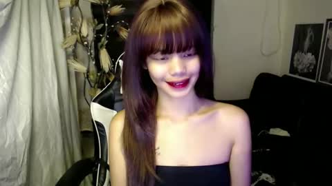 alexandra_lov3 online show from April 9, 2026, 9:53 pm